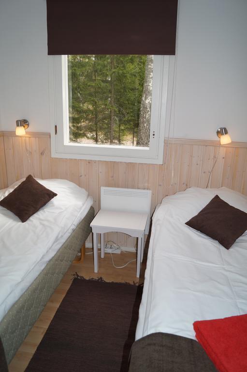 Hjortoe Stugor & Stockhus Finstrom Habitación foto
