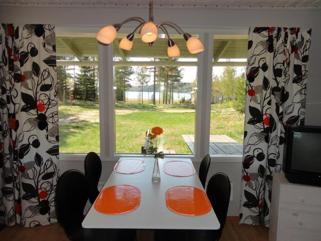 Hjortoe Stugor & Stockhus Finstrom Habitación foto